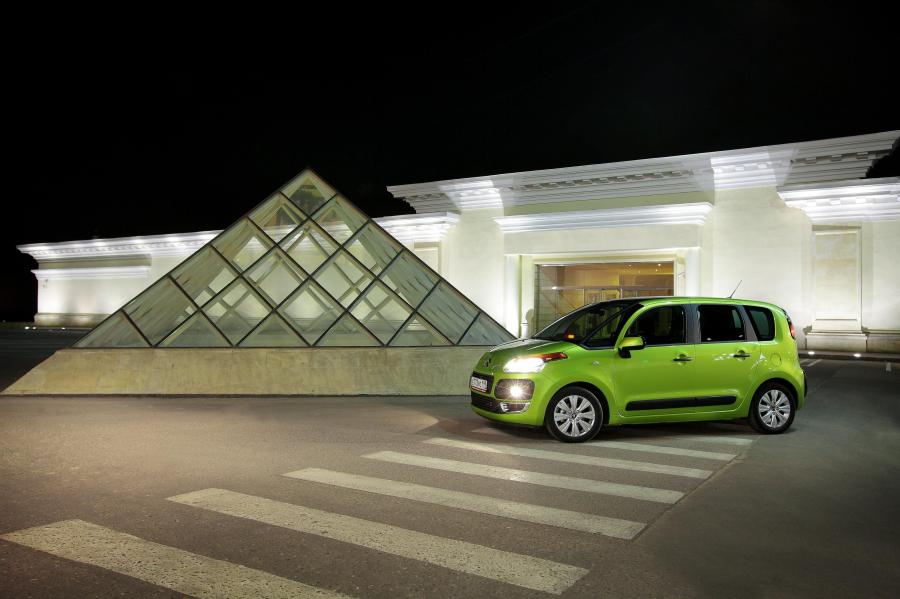  Citroen C3 Picasso 2009 года  (фото 123 из 242)